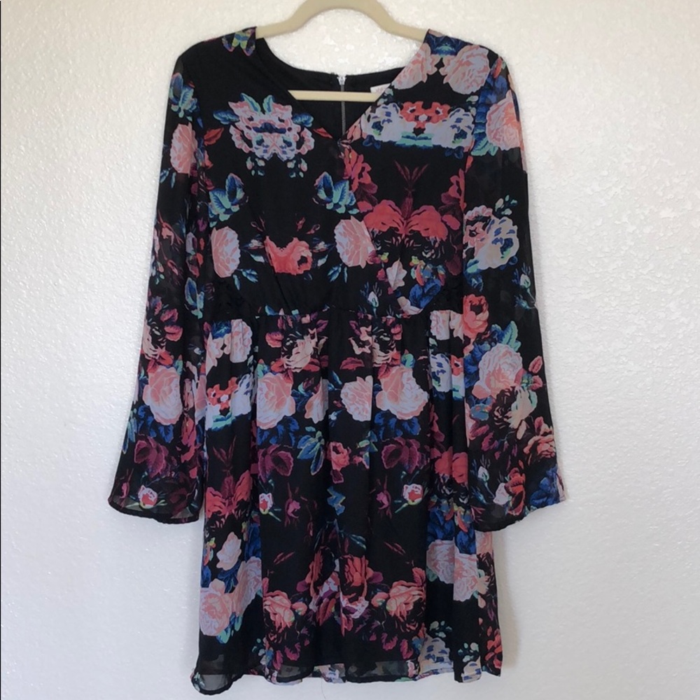 Flare sleeve floral dress